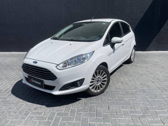 FORD FIESTA 1.6 TITANIUM HATCH 16V FLEX 4P POWERSHIFT